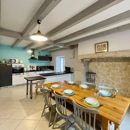 Ferme Du Xixe Siecle Avec Cour Fermee Et Terrasse, Proche Des Gorges De La Loire Et Du Puy-en-velay - Fr-1-582-187 Dom wakacyjny