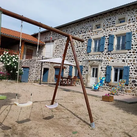 Ferme Du Xixe Siecle Avec Cour Fermee Et Terrasse, Proche Des Gorges De La Loire Et Du Puy-en-velay - Fr-1-582-187 Lantställe